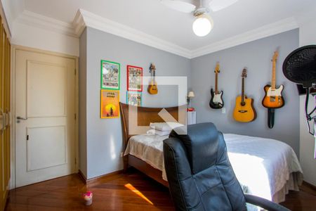 Apartamento à venda com 136m², 4 quartos e 3 vagasQuarto 2 - Suíte