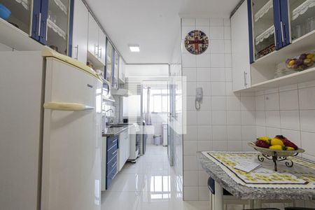 Apartamento à venda com 64m², 2 quartos e 1 vaga Apartamento à venda com 64m², 2 quartos e 1 vagaCozinha