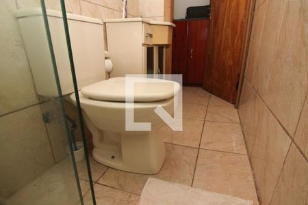 Casa à venda com 50m², 2 quartos e 2 vagas Casa à venda com 50m², 2 quartos e 2 vagasBanheiro da Suíte