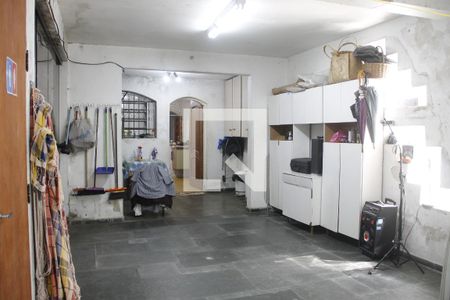 Casa à venda com 304m², 3 quartos e 3 vagasSalão de Festas