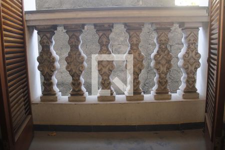 Casa à venda com 304m², 3 quartos e 3 vagasSuíte - Sacada