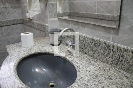 Casa à venda com 304m², 3 quartos e 3 vagasBanheiro Social