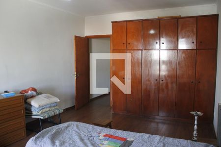 Casa à venda com 304m², 3 quartos e 3 vagasQuarto 1