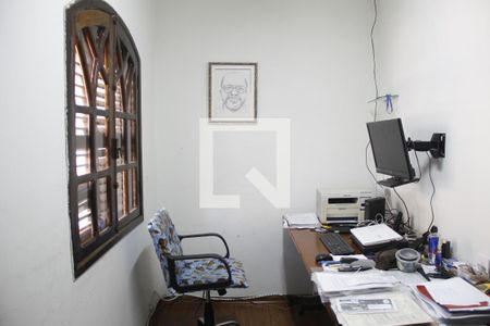 Casa à venda com 304m², 3 quartos e 3 vagasEscritório