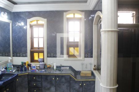 Casa à venda com 304m², 3 quartos e 3 vagasBanheiro da Suíte