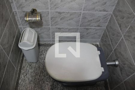 Casa à venda com 304m², 3 quartos e 3 vagasBanheiro Social