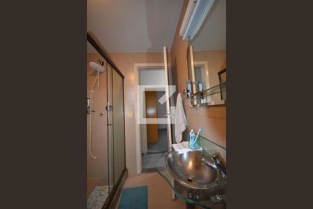 Casa à venda com 650m², 6 quartos e 8 vagasBanheiro 1