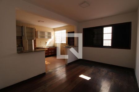 Casa à venda com 200m², 4 quartos e 3 vagasCopa