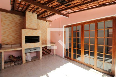 Casa à venda com 200m², 4 quartos e 3 vagasChurrasqueira