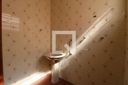 Casa à venda com 200m², 4 quartos e 3 vagasBanheiro da sala 2