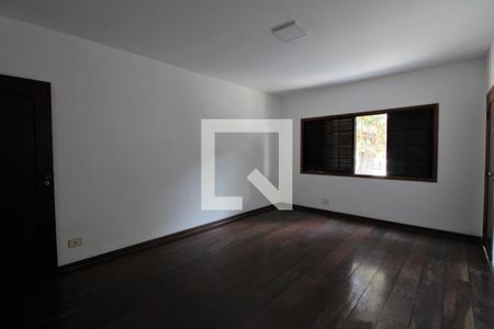 Casa à venda com 200m², 4 quartos e 3 vagasSuíte 1