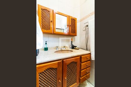 Casa à venda com 200m², 4 quartos e 1 vaga Casa à venda com 200m², 4 quartos e 1 vagaBanheiro Social