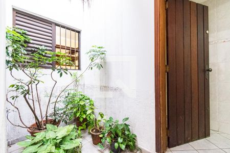 Casa à venda com 200m², 4 quartos e 1 vaga Casa à venda com 200m², 4 quartos e 1 vagaQuintal