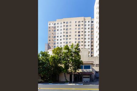 Apartamento à venda com 45m², 2 quartos e 1 vaga Apartamento à venda com 45m², 2 quartos e 1 vagaFachada