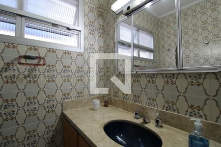 Casa à venda com 190m², 3 quartos e 2 vagasBanheiro