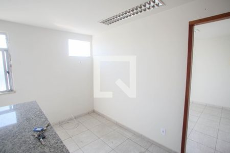 Sala de kitnet/studio para alugar com 1 quarto, 30m² em Jacarepaguá, Rio de Janeiro