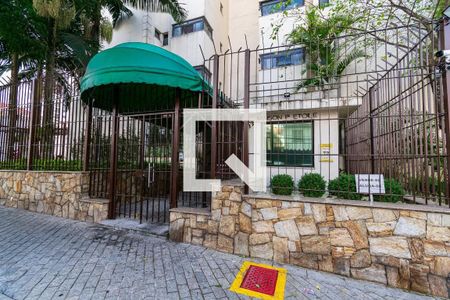 Apartamento à venda com 80m², 3 quartos e 1 vaga Apartamento à venda com 80m², 3 quartos e 1 vagaFachada