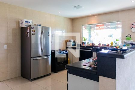 Casa à venda com 525m², 5 quartos e 4 vagas Casa à venda com 525m², 5 quartos e 4 vagasCozinha