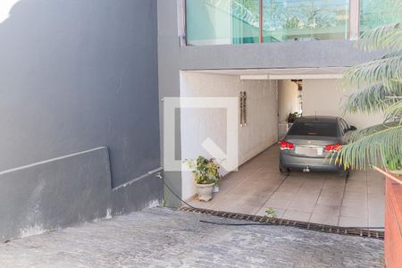 Casa à venda com 525m², 5 quartos e 4 vagas Casa à venda com 525m², 5 quartos e 4 vagasGaragem
