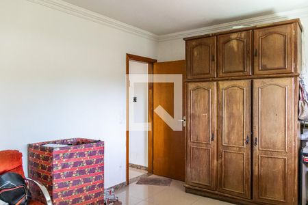 Casa à venda com 525m², 5 quartos e 4 vagas Casa à venda com 525m², 5 quartos e 4 vagasQuarto 1