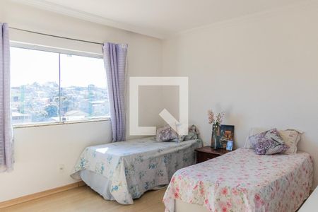 Casa à venda com 525m², 5 quartos e 4 vagas Casa à venda com 525m², 5 quartos e 4 vagasQuarto 3