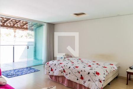 Casa à venda com 525m², 5 quartos e 4 vagas Casa à venda com 525m², 5 quartos e 4 vagasSuíte