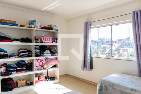 Casa à venda com 525m², 5 quartos e 4 vagas Casa à venda com 525m², 5 quartos e 4 vagasQuarto 3