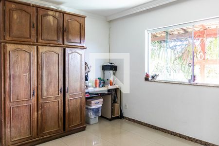 Casa à venda com 525m², 5 quartos e 4 vagas Casa à venda com 525m², 5 quartos e 4 vagasQuarto 1