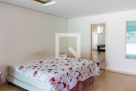 Casa à venda com 525m², 5 quartos e 4 vagas Casa à venda com 525m², 5 quartos e 4 vagasSuíte