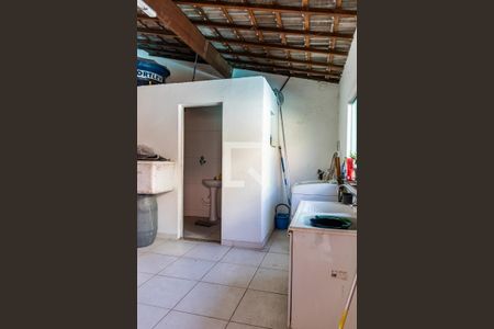 Casa à venda com 525m², 5 quartos e 4 vagas Casa à venda com 525m², 5 quartos e 4 vagasÁrea de Serviço