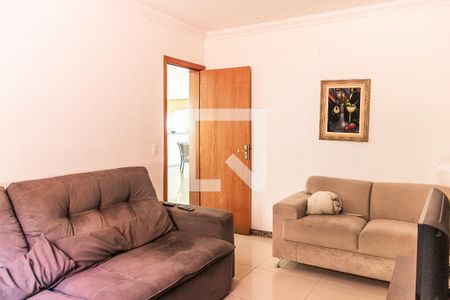 Casa à venda com 525m², 5 quartos e 4 vagas Casa à venda com 525m², 5 quartos e 4 vagasSala de TV