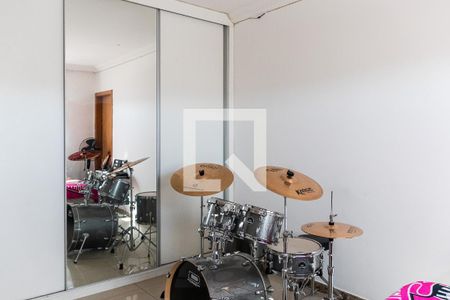 Casa à venda com 525m², 5 quartos e 4 vagas Casa à venda com 525m², 5 quartos e 4 vagasQuarto 4