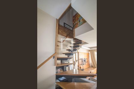 Apartamento à venda com 220m², 4 quartos e 2 vagasEscada