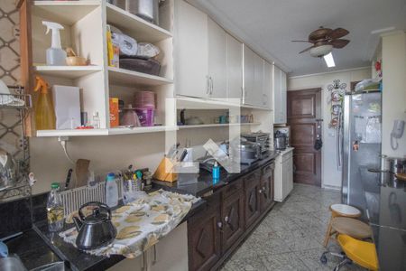 Apartamento à venda com 220m², 4 quartos e 2 vagasCozinha