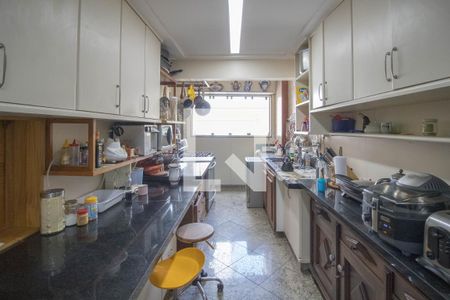 Apartamento à venda com 220m², 4 quartos e 2 vagasCozinha