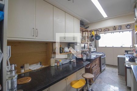Apartamento à venda com 220m², 4 quartos e 2 vagasCozinha