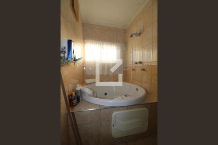 Casa à venda com 270m², 3 quartos e 8 vagasBanheiro da Suíte