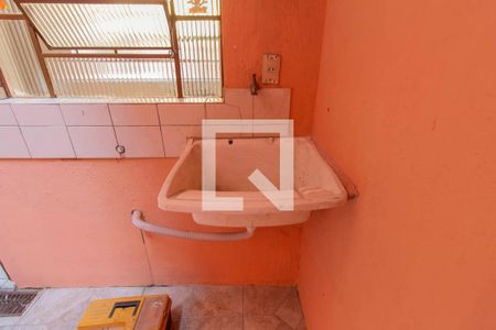 Casa à venda com 64m², 2 quartos e 1 vagaÁrea de Serviço