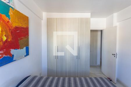 Apartamento à venda com 265m², 4 quartos e 4 vagas Apartamento à venda com 265m², 4 quartos e 4 vagasArmário do Quarto 4