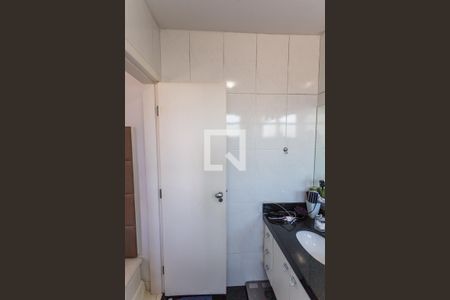 Apartamento à venda com 265m², 4 quartos e 4 vagas Apartamento à venda com 265m², 4 quartos e 4 vagasBanheiro da Suíte 1