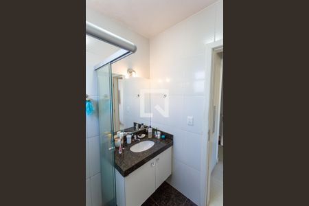 Apartamento à venda com 265m², 4 quartos e 4 vagas Apartamento à venda com 265m², 4 quartos e 4 vagasBanheiro Social