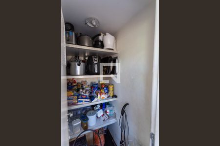 Apartamento à venda com 265m², 4 quartos e 4 vagas Apartamento à venda com 265m², 4 quartos e 4 vagasDespensa