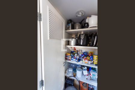 Apartamento à venda com 265m², 4 quartos e 4 vagas Apartamento à venda com 265m², 4 quartos e 4 vagasDespensa