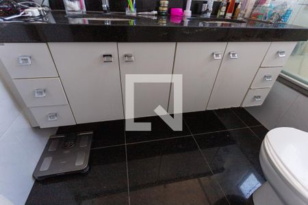 Apartamento à venda com 265m², 4 quartos e 4 vagas Apartamento à venda com 265m², 4 quartos e 4 vagasArmário do Banheiro da Suíte 1