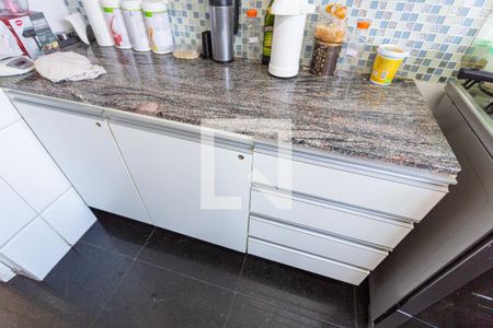 Apartamento à venda com 265m², 4 quartos e 4 vagas Apartamento à venda com 265m², 4 quartos e 4 vagasArmário da Cozinha