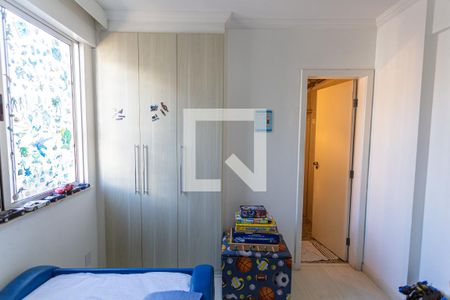 Apartamento à venda com 265m², 4 quartos e 4 vagas Apartamento à venda com 265m², 4 quartos e 4 vagasArmário da Suíte 2