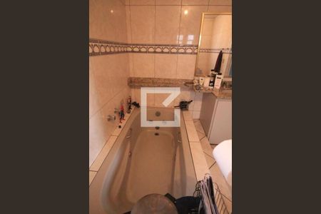 Casa à venda com 250m², 4 quartos e 3 vagasSuíte 3 banheiro 