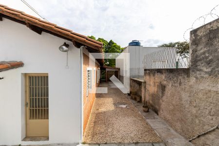 Casa à venda com 190m², 2 quartos e 3 vagas Casa à venda com 190m², 2 quartos e 3 vagasCasa 2 Vista da Sala