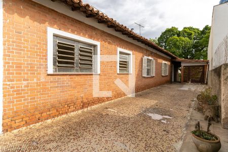 Casa à venda com 190m², 2 quartos e 3 vagas Casa à venda com 190m², 2 quartos e 3 vagasQuintal