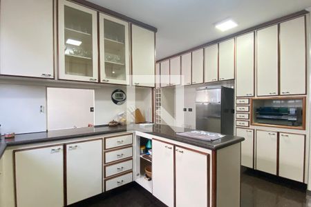 Casa de condomínio à venda com 500m², 4 quartos e 6 vagasCozinha